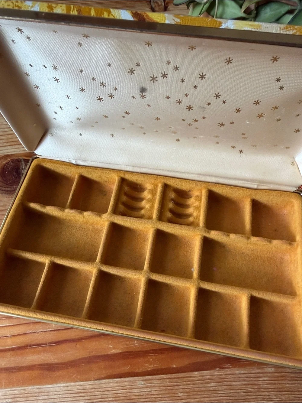 Vintage Floral Jewelry Box